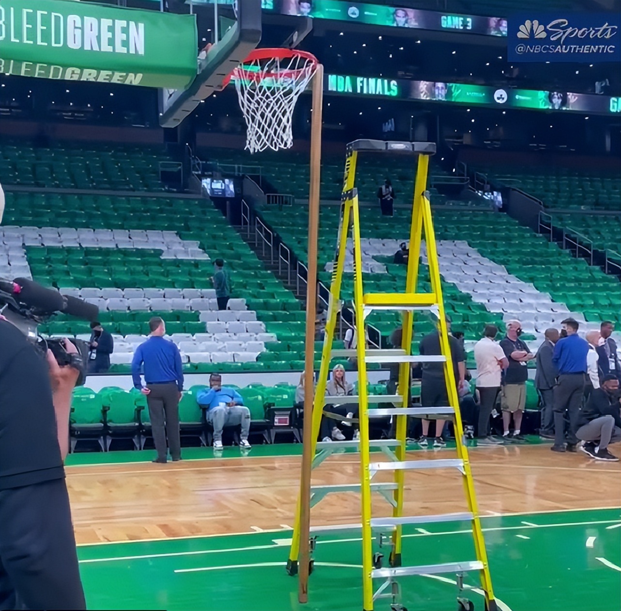 为什么nba主场优势打(主场哨？盘外招？都是常规操作！总决赛主场优势究竟有多重要)