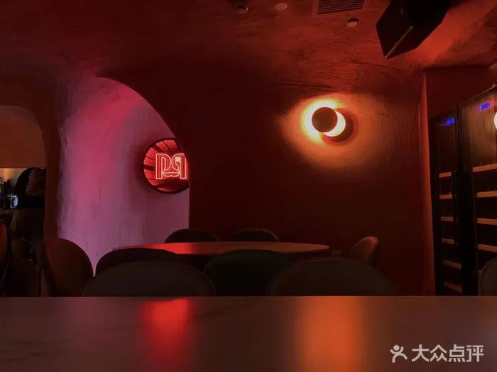 魔都这个小菜场变身“潮”地标：绝美天台、岩洞餐厅、啤酒屋……冬天也能过得火热