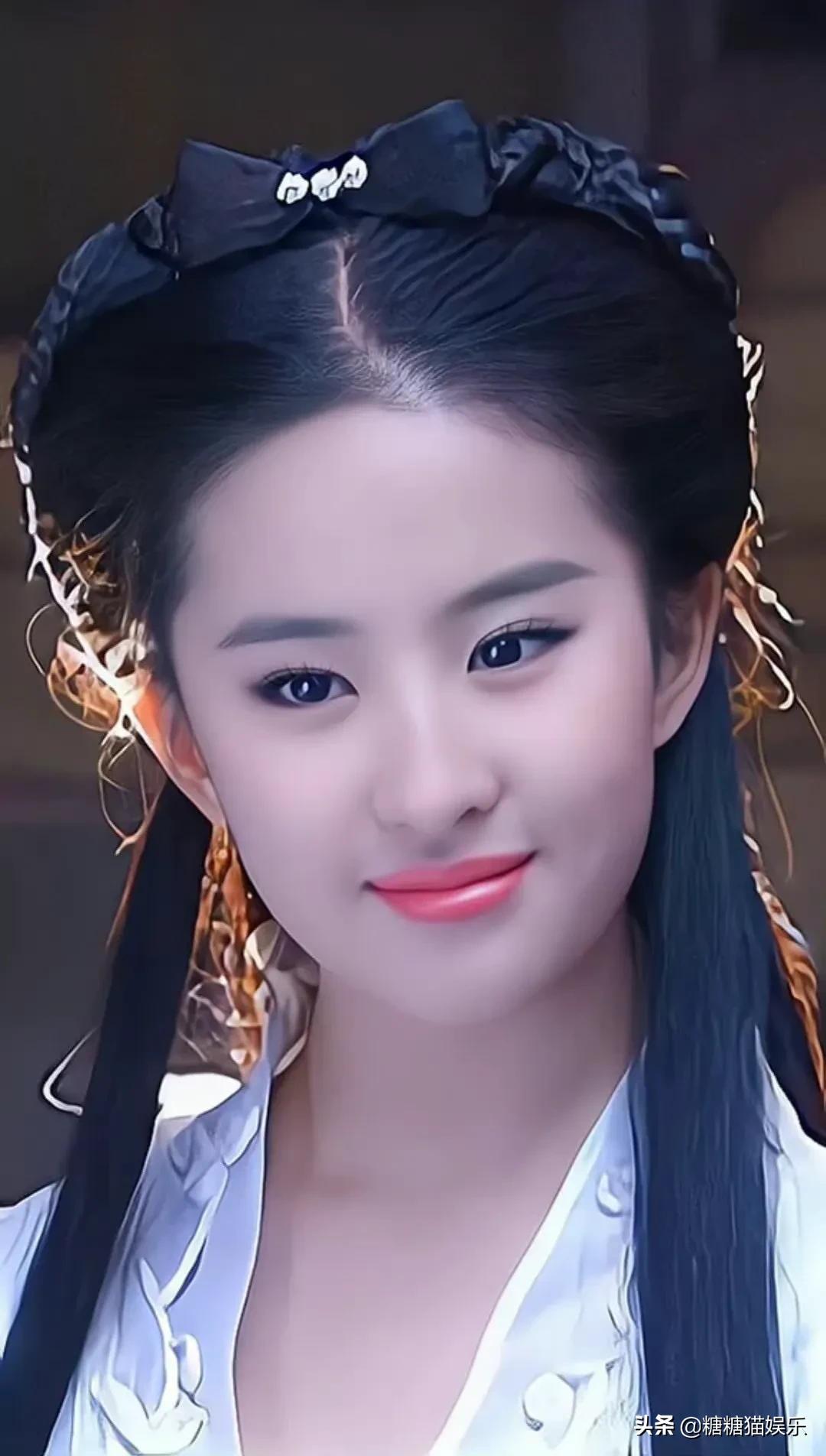 当李若彤遇到刘亦菲时，两大女神，谁的小龙女更美一筹？