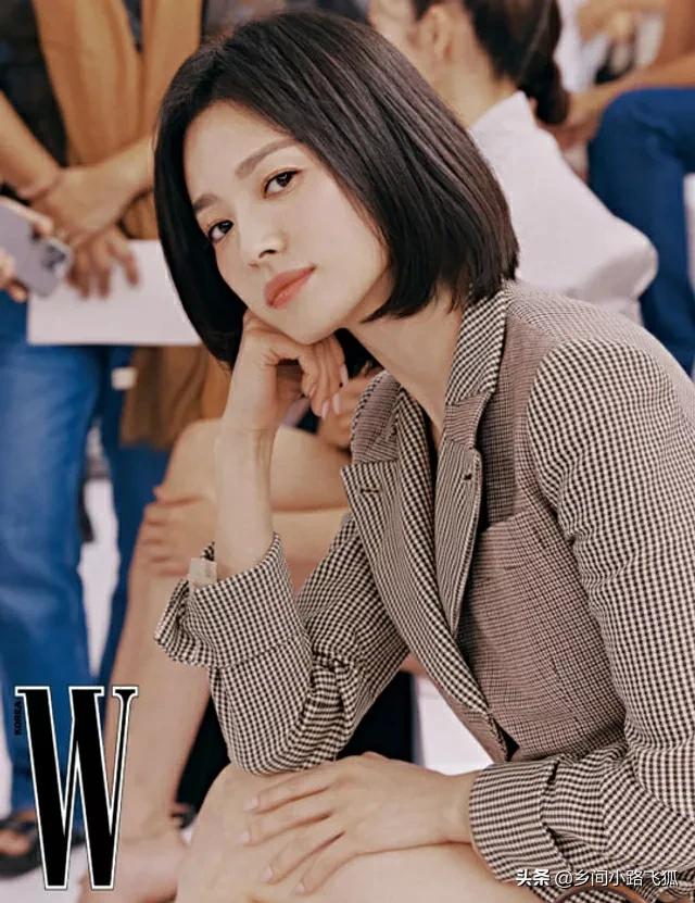 宋慧乔新杂志写真 浅色系轻纱套装气场十足