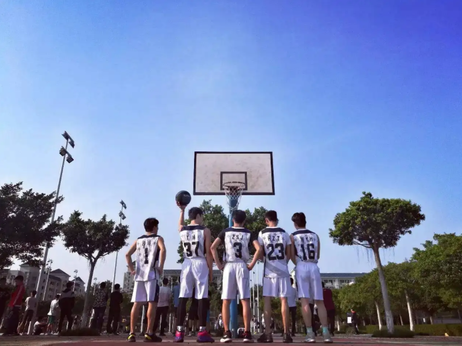 大四学姐的小心机，究竟是“绿茶”还是真直爽，听听女生怎么说