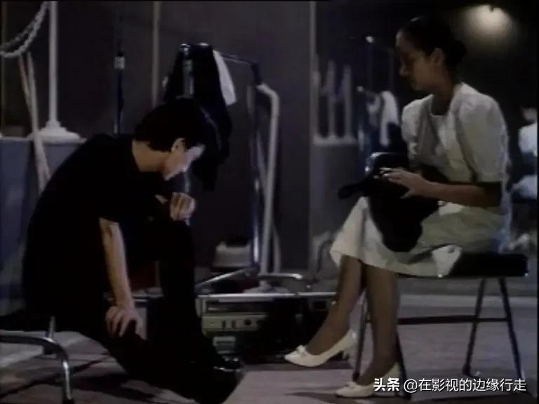 《摇滚青年》，其实是一个跳霹雳舞的青年，不过他的态度很摇滚