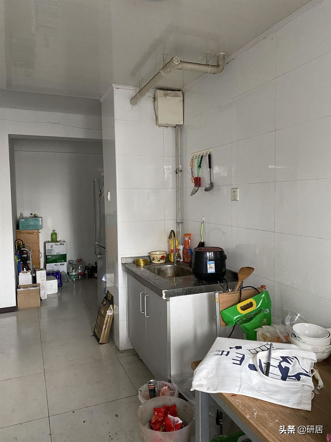 暗黑跑道房成功逆袭：70㎡老破小重改造，现在的家温暖浪漫很治愈
