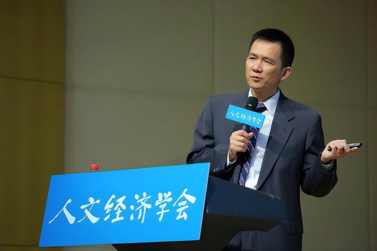 北大教授坦言：未来十年，有3类职业可能被市场淘汰，考生要慎选