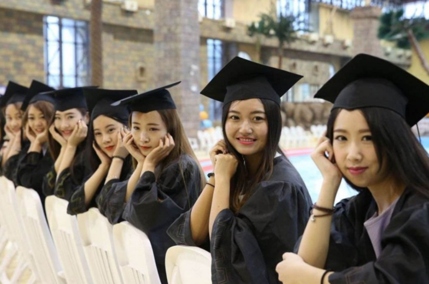 2所985高校就业率下降，毕业生面临求职难，名校光环也无济于事