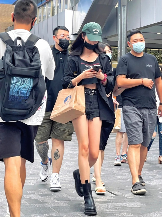 杨幂的少女感穿搭请收下