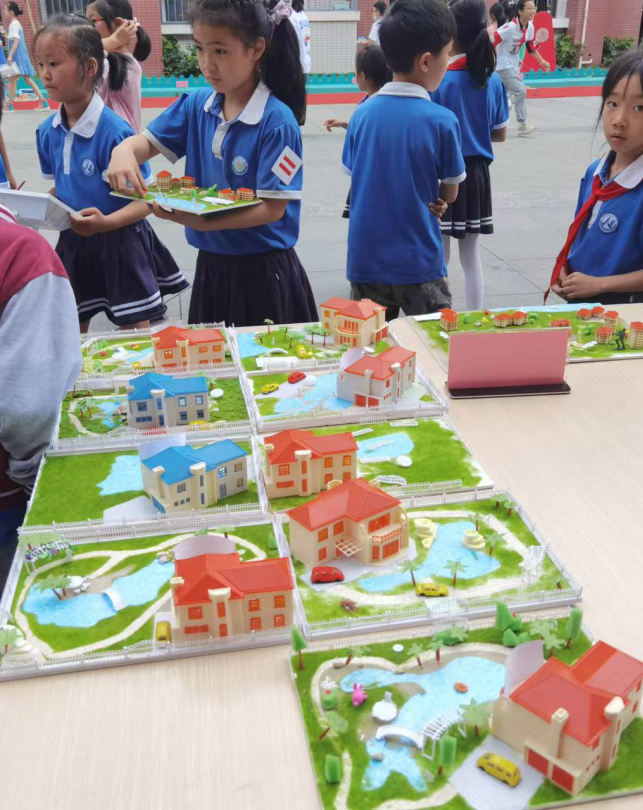 成都市双流区棠湖小学（南区）举行2022校园科技节建筑模型比赛
