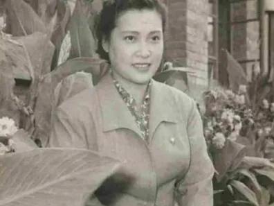 “中国最美女性”100岁秦怡：7个养生秘诀，看你能做几个