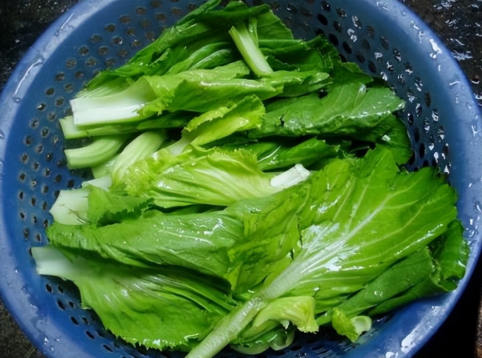 含“寄生虫”最多的2种蔬菜，寄生虫扎堆，菜贩子宁愿丢掉都不吃
