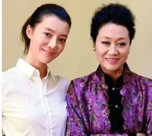 “离婚后至今单身”的10位女星，各有各的心酸，最长的已单身43年