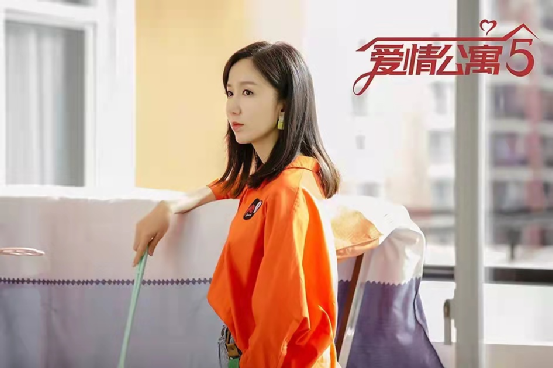 “畸形脸、电风扇脸”，10位整容过度的女星，有人直接命丧手术台