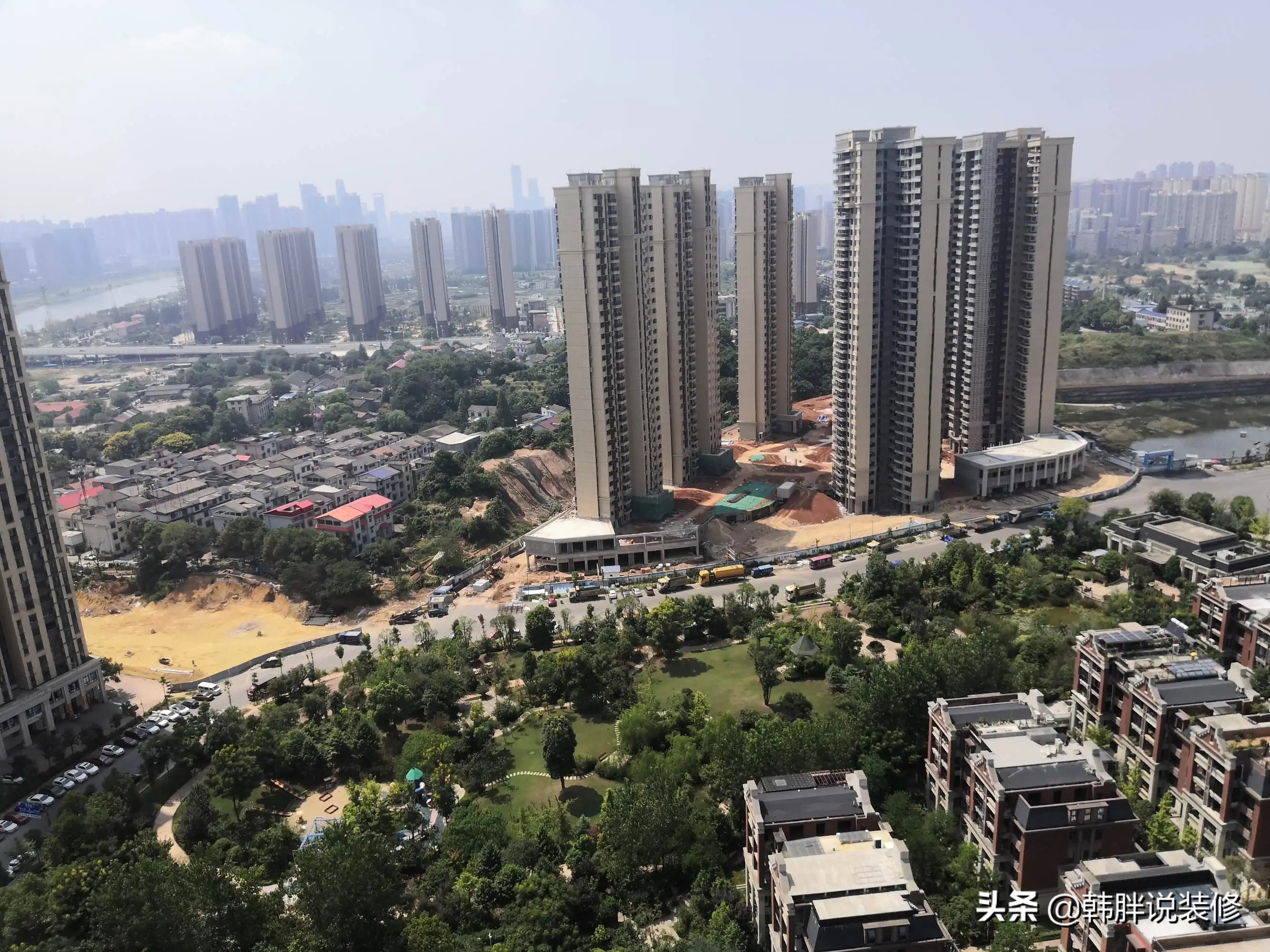一楼住了3年，简直是苦不堪言，无奈搬到顶楼，生活得到极大改善