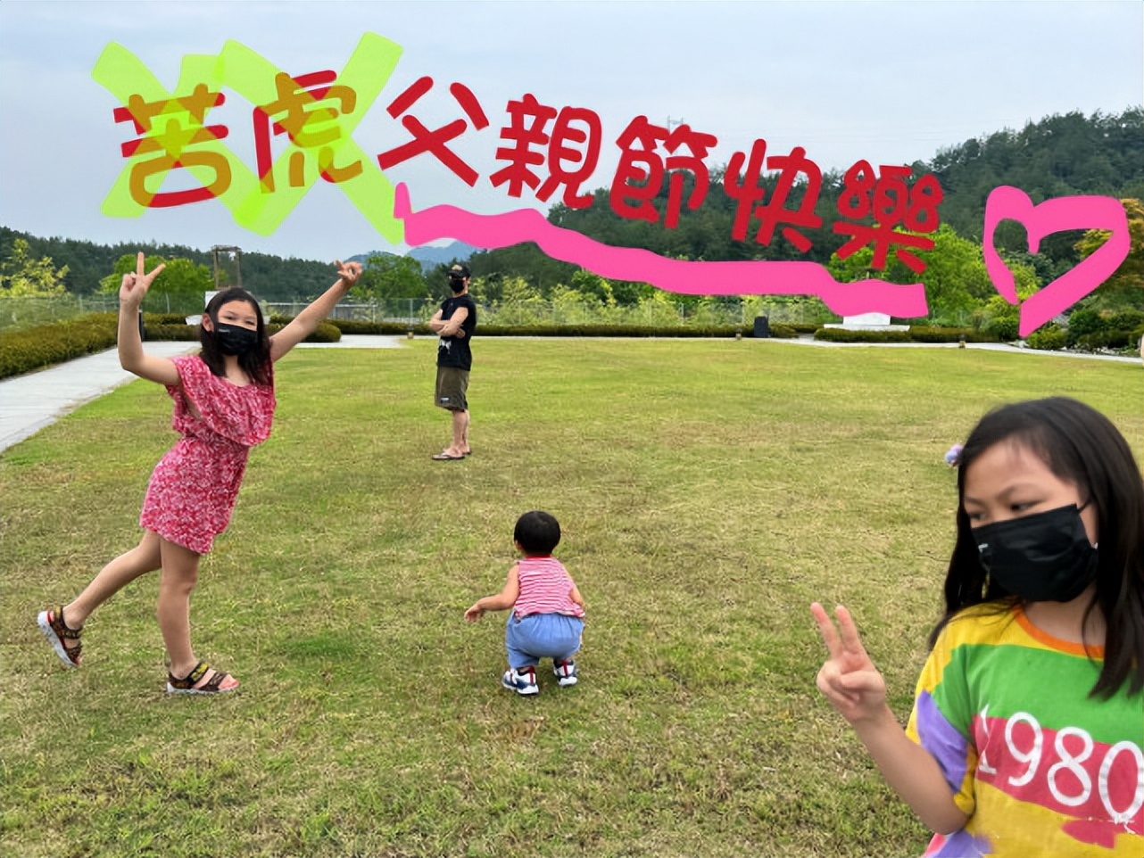 蔡少芬父亲节晒老公儿女合照，大赞张晋是有承担有爱的好父亲