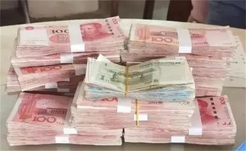 2000年，江苏破产女老板收养16岁孤儿，15年后孩子回报她1530万