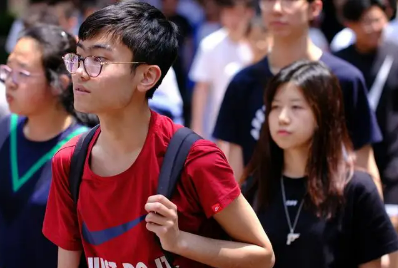 高考试卷为啥不能全国统一？明朝朱元璋统一试卷，结果引来大乱子