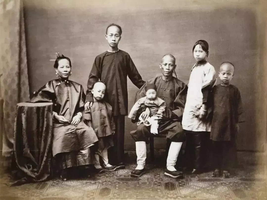 忘掉了与亲人拍全家福的新年习俗(家人过年拍全家福)