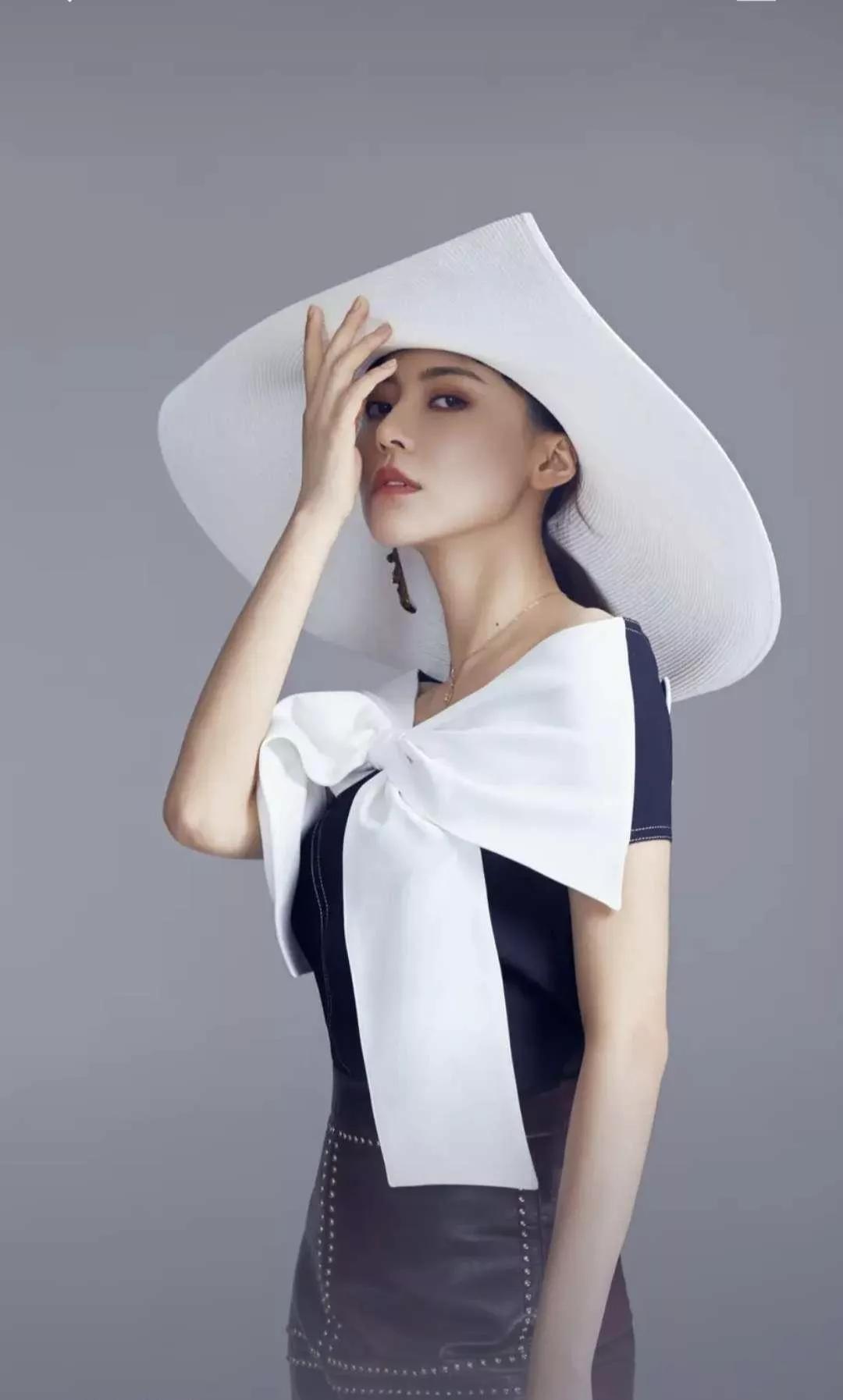 手机桌面，明星祝绪丹、黄梦莹、王艺瑾和张艺凡