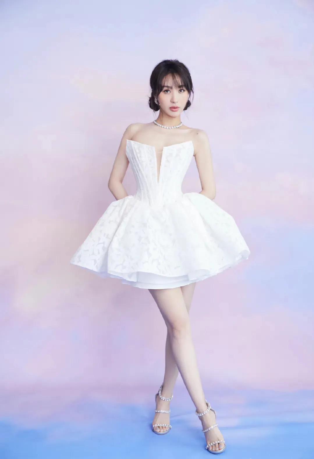 资深少女李菲儿