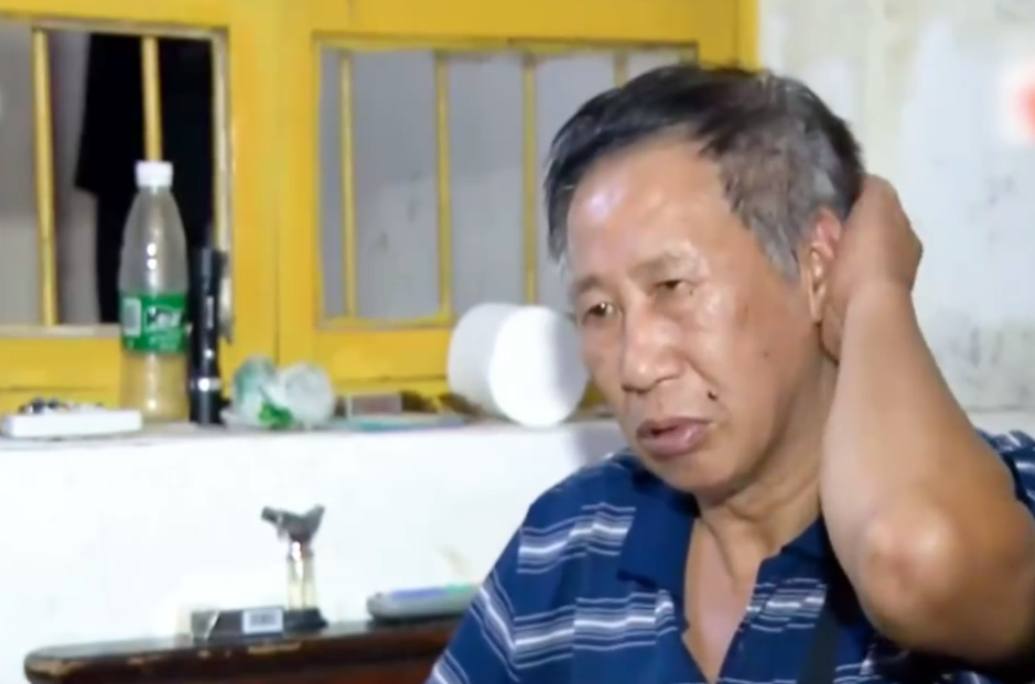 老人将房子给外甥女，瘫痪后求当老板的女儿养老，女儿：不认识他