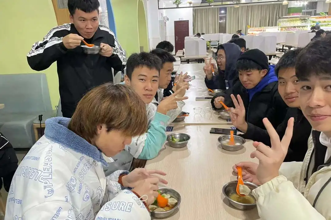 温暖冬至 | 人工智能学院2021级电信类3班开展“暖心冬至”主题活动