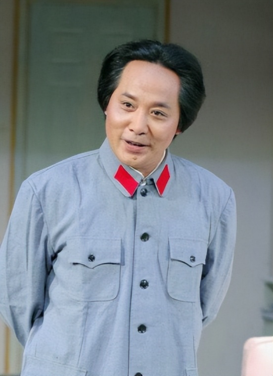 太像了，中国演毛泽东最牛的9个演员，唐国强仅排第2，张铁林倒数