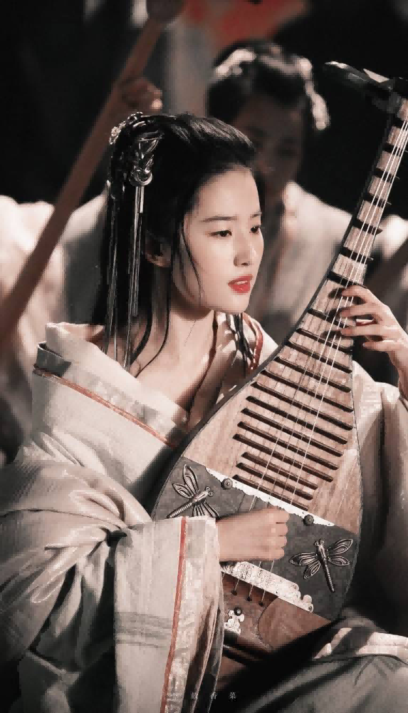 同样是演“虞姬”，袁珊珊垫底，李依晓清冷，张国荣成经典