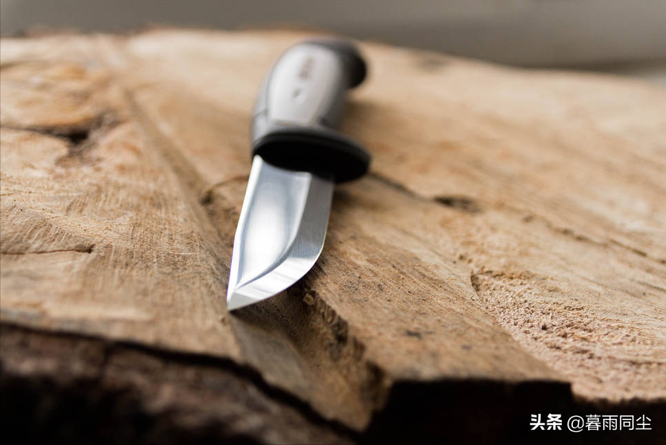 背包客、徒步旅行如何选择户外刀具，教会你鉴别刀钢的类型与特性