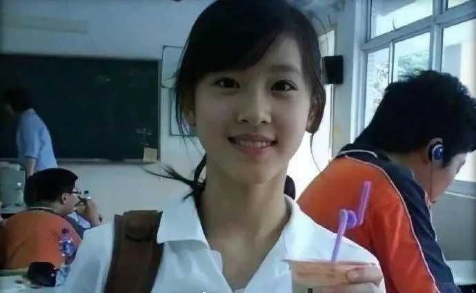 十个校花九个不得志？因美貌成名的她们：吴倩离婚，章泽天被嘲讽