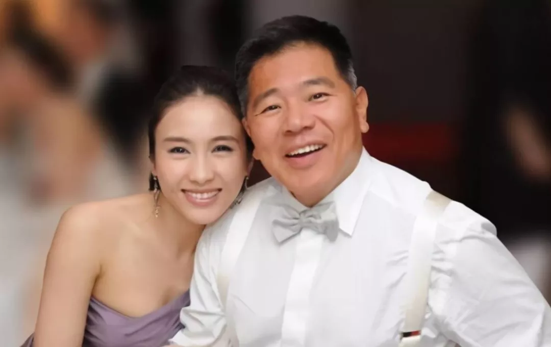 “香港第一美人”消失13年，只为嫁残疾老公：黎姿，后悔了吗？