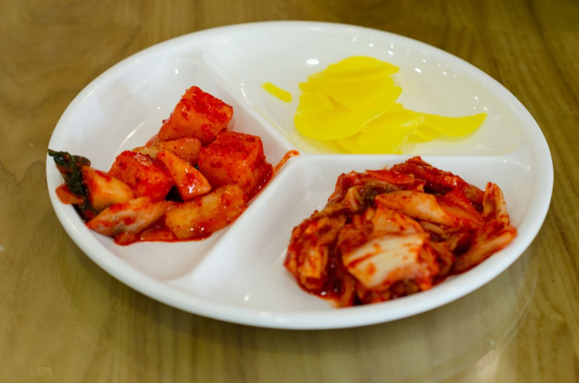 6个国家的大学食堂盘点，美国热量高，韩国小菜多，再看看中国的