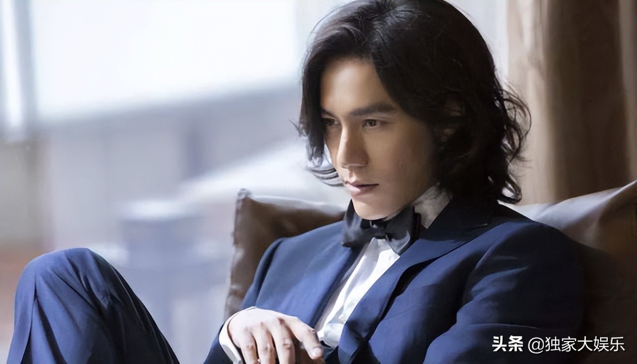 留长发却不娘的5位男明星，个个五官硬朗，野性又帅气