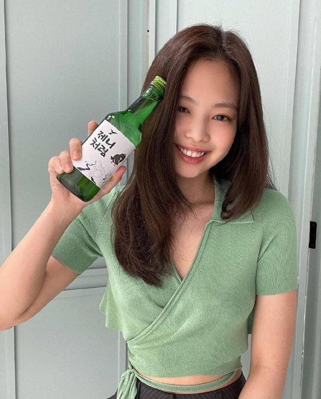 裴珠泫代言仅1年，品牌却急忙换回IU，Jennie接替秀智代言惹争议