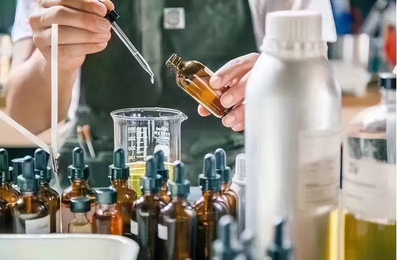 DIY手工创业——大学生篇丨抓住风口，轻松打造网红潮店