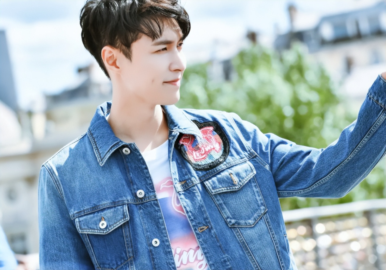 不是张艺兴不真实，而是他这么多年都把时间花在自己的唱跳事业上