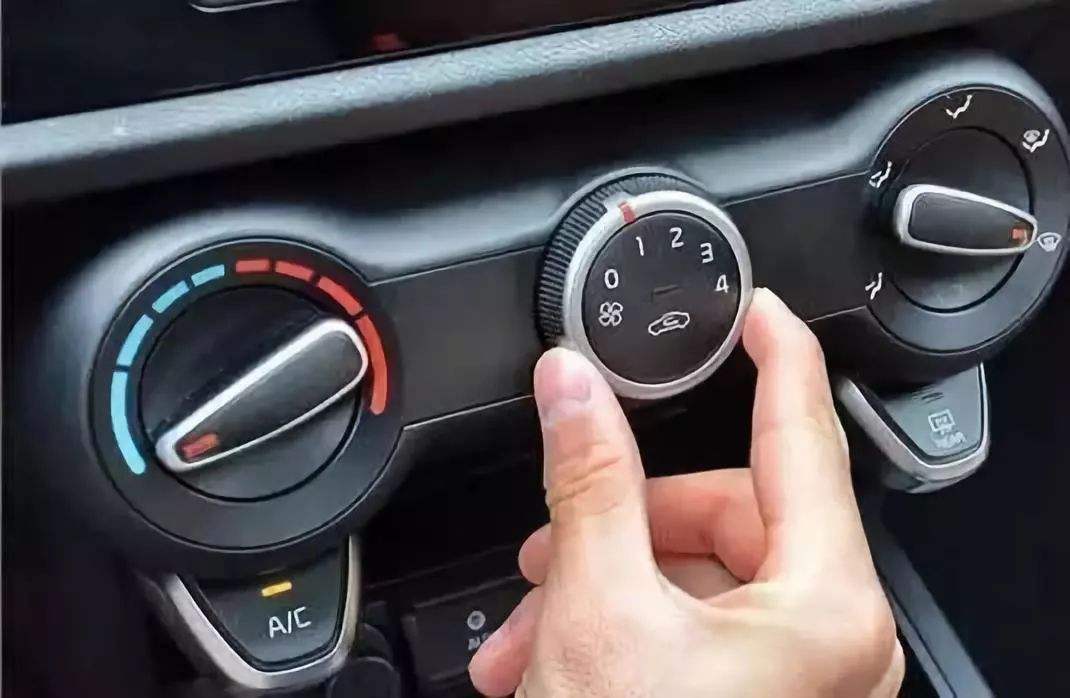 汽车开暖气需不需要按下A/C键？老司机教你空调的正确使用方法