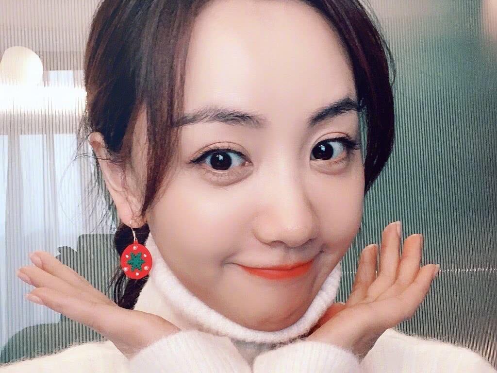 40岁还能演学生的女星，我只服这3位，不用装嫩，就是这么显年轻