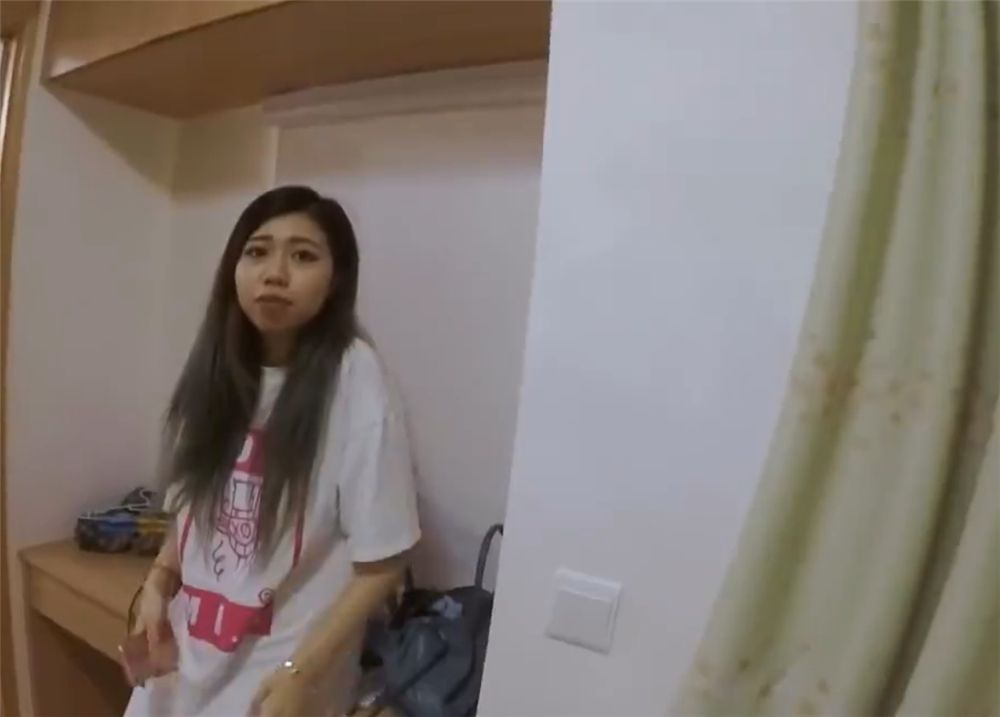 香港小两口住27㎡蜗居：“暗厅”空间太小，厨卫空间也是“袖珍”