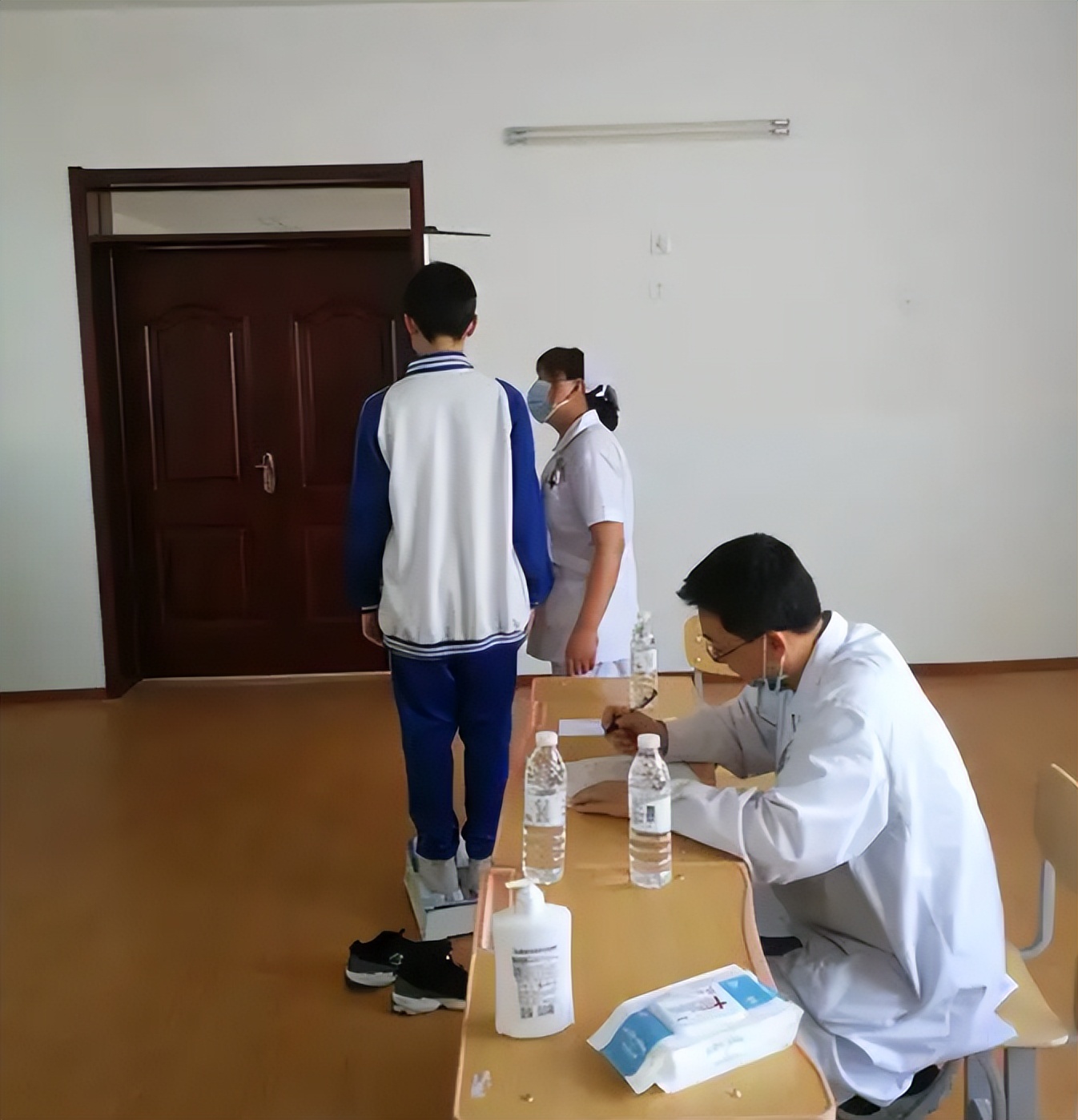 高考体检要全部脱光光？高三学生党表示很尴尬，医生：我也不想看