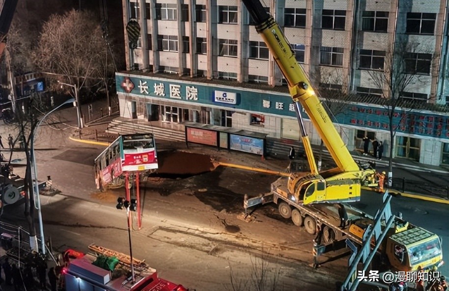 为什么我国公路经常翻修，日本却崭新如初，难道我们技术比日本差