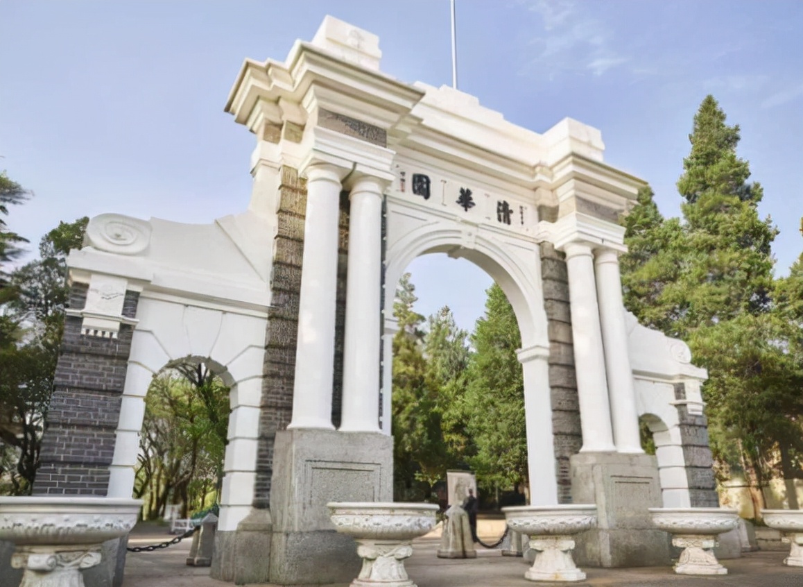 一张清华大学教师“偷拍照”，点醒众人，高贵是不把自己太当回事