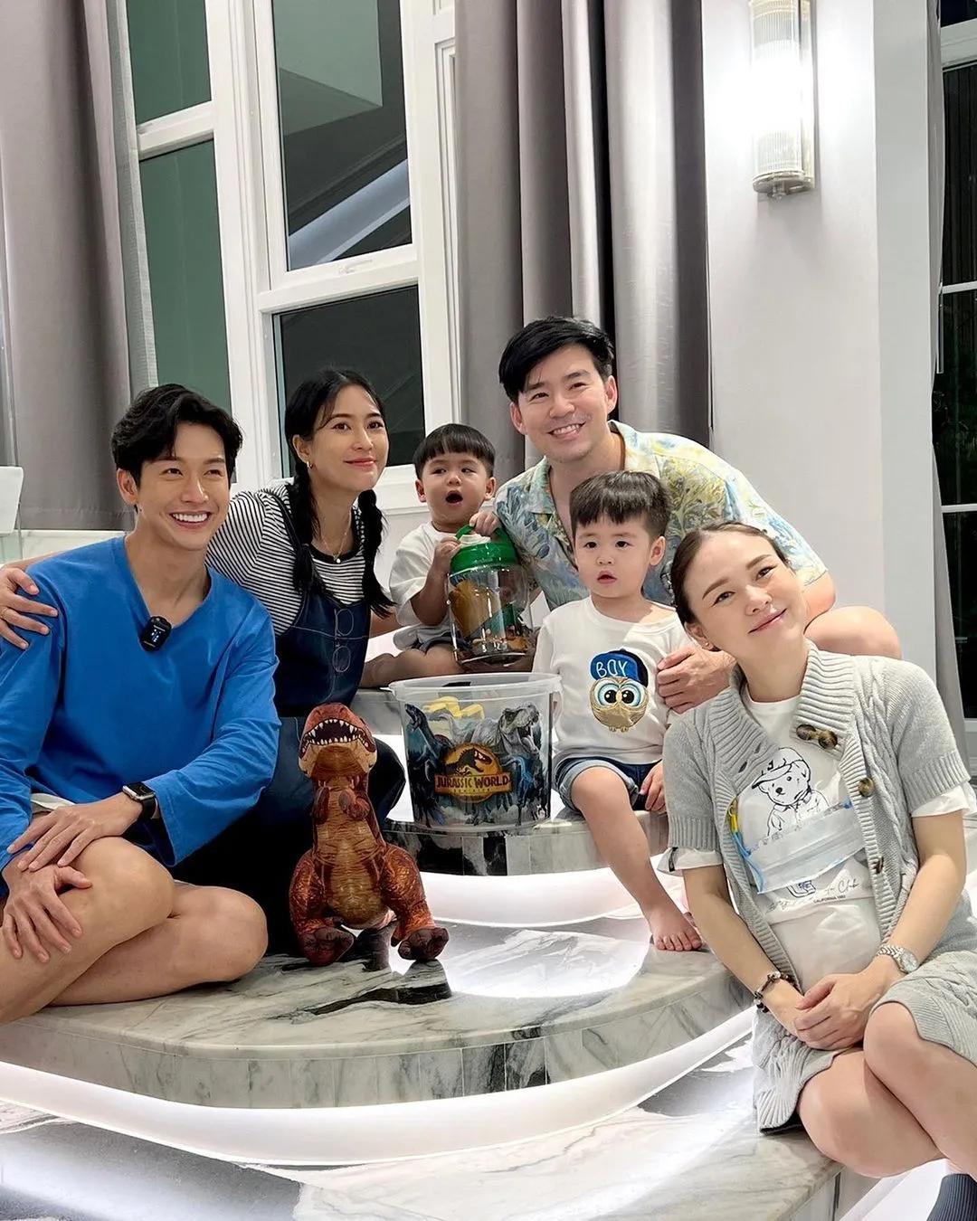 泰星push邀朋友到家玩～抱双胞胎玩敲开森