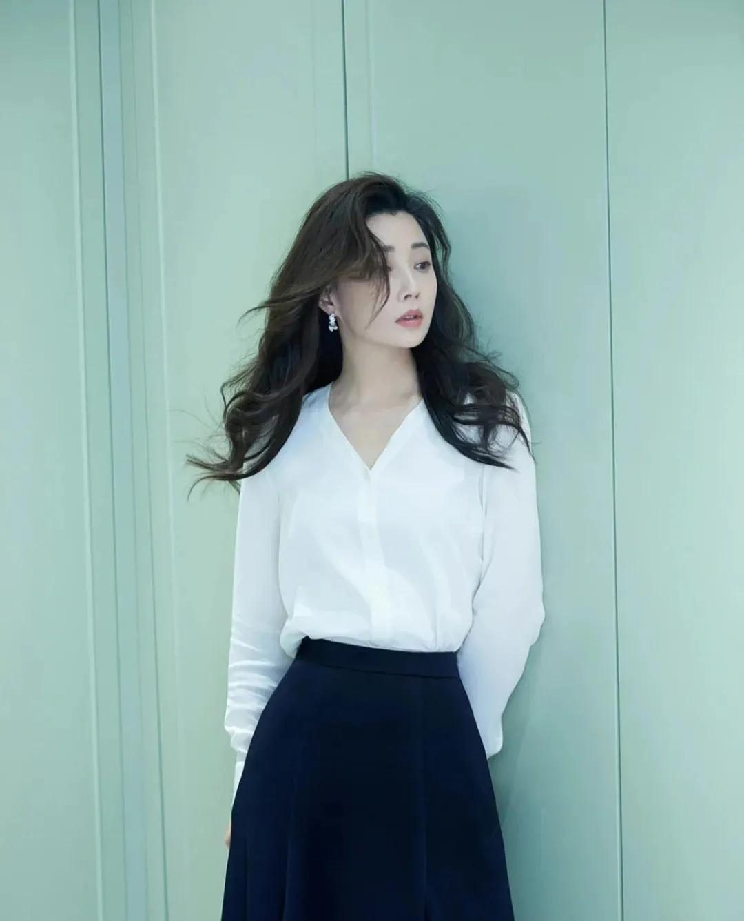 气质绝绝子的殷桃，太美了