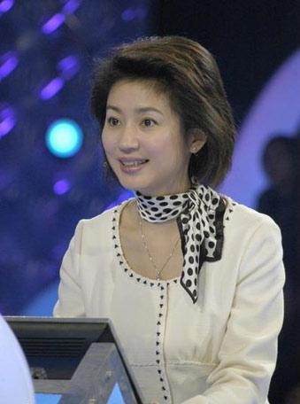 春晚十大美女主持，有的成为冻龄女神，有的结局让人唏嘘