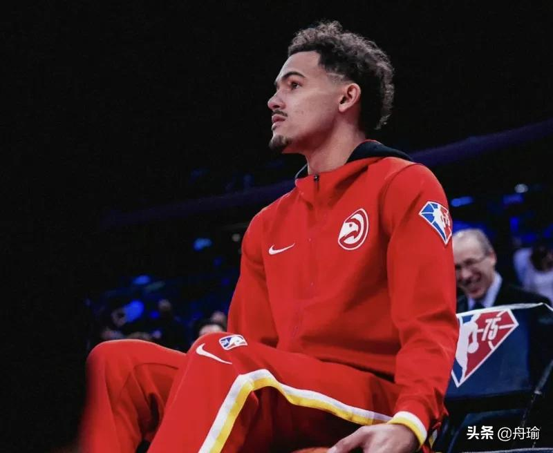 nba欧文有哪些奖(NBA早报：欧文今夏续约，詹皇获得金酸梅奖，艾弗森接受官网专访)