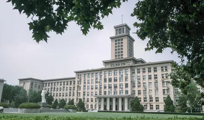 2022国内大学排名再次洗牌，国科大表现亮眼，武汉大学跻身前五