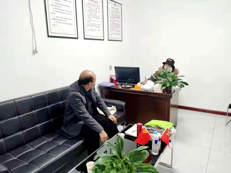宝鸡市渭滨区法院党组书记、院长张向宏院长深入社区督导检查疫情防控工作