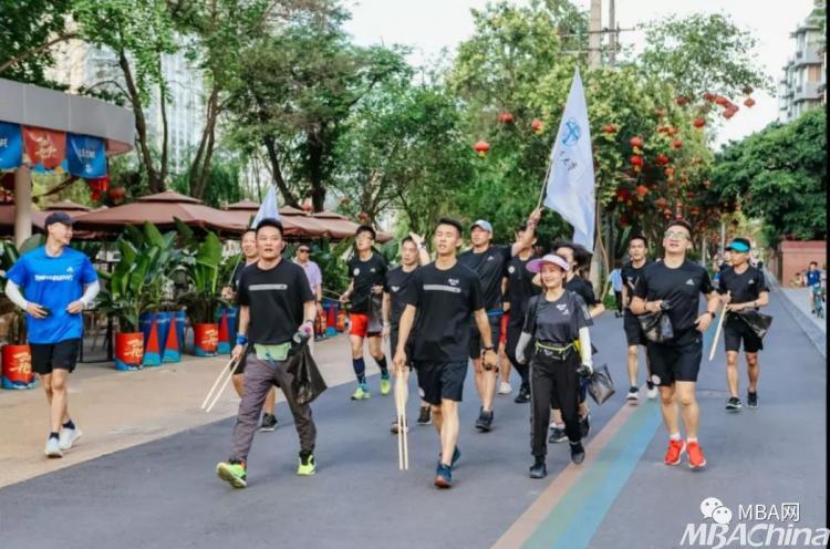 辛巴内部信表示将把用户体验干到极致，西南交大MBA公益大事记