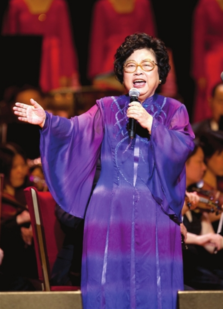 著名歌唱家王昆：和丈夫相伴71年，丈夫离世2个月后，她追随而去