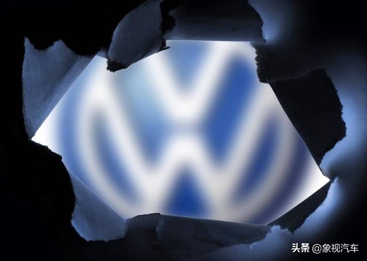 大众汽车品牌源自德国，曾是世界知名车企，如今面临市场挑战与转型压力。