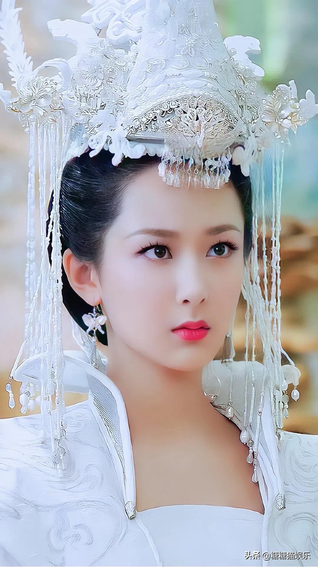 杨紫：清纯甜美，靓丽多姿